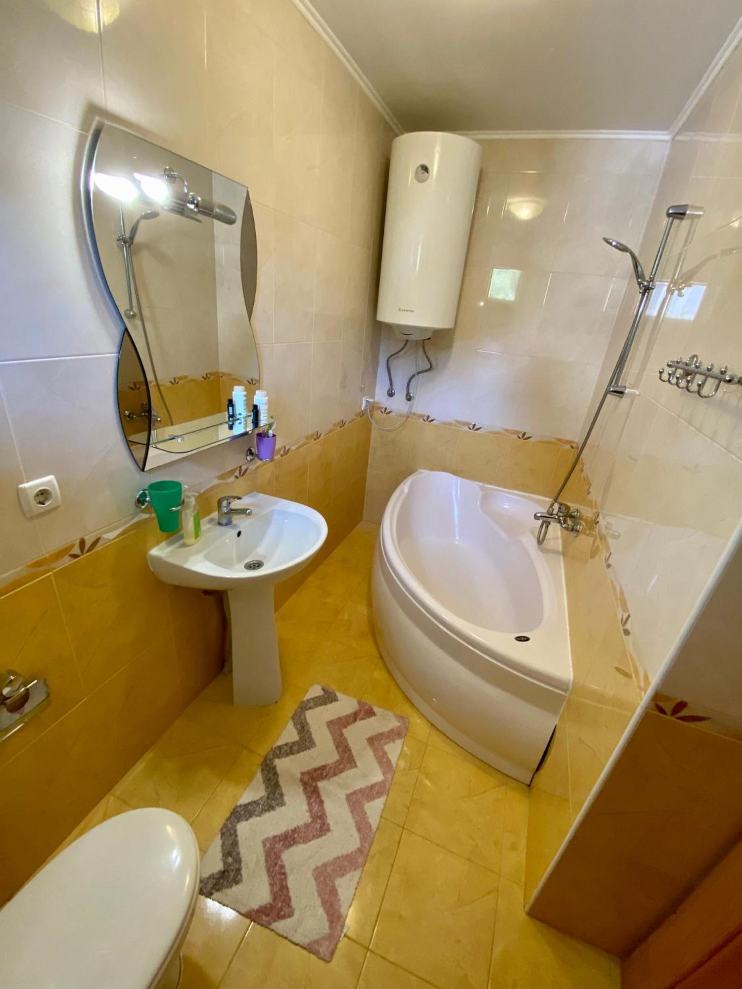 Zyma_Lito Guest House Γιαρέμτσε Εξωτερικό φωτογραφία